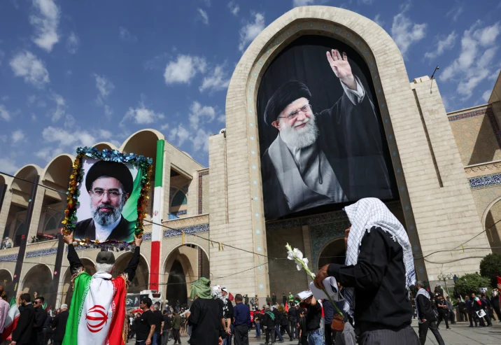 ترامب: دمرنا إيران ومنحناها مهلة بسبب تشييع خامنئي