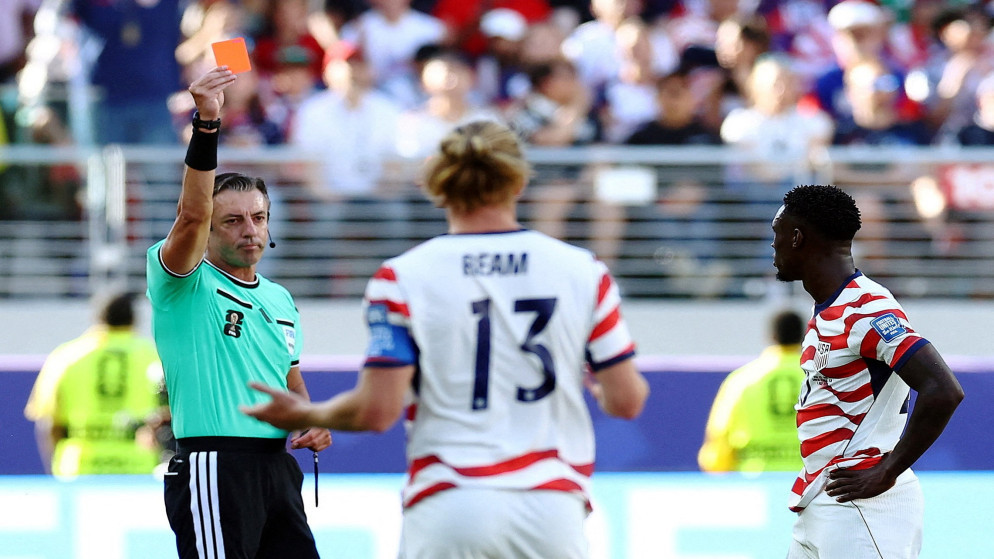 الاتحاد الأوروبي لكرة القدم: فيفا تجاوز الخط الأحمر بتعليق إيقاف بالوغون
