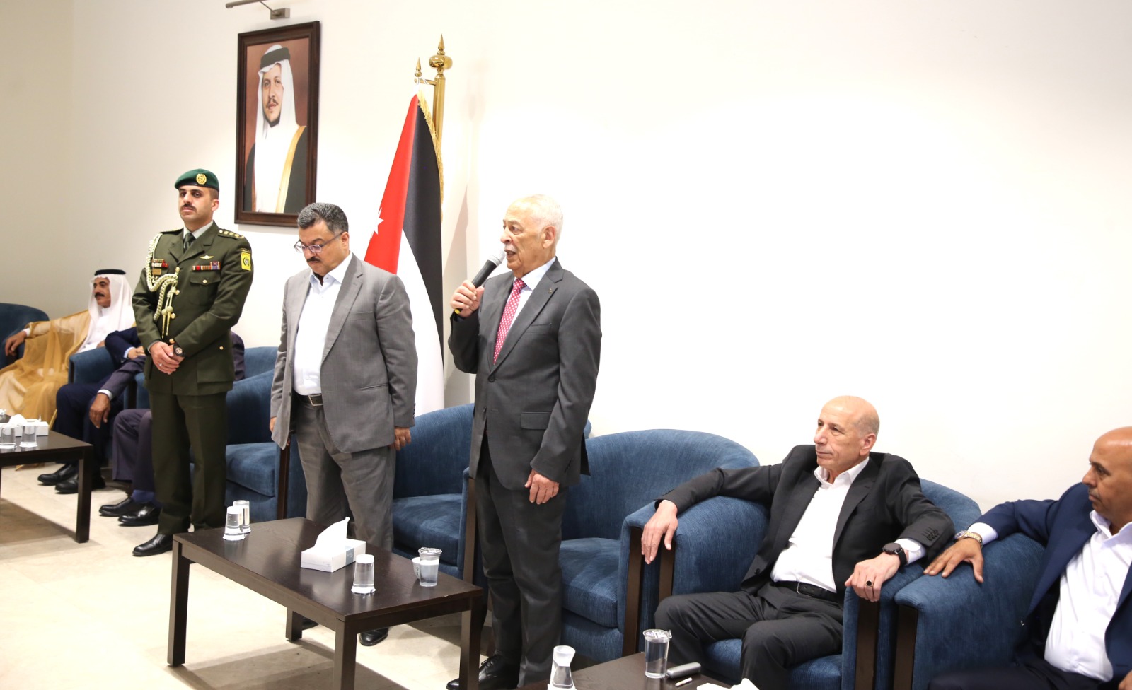 العيسوي يعزي عشائر  العوران والحلالمة والسعود