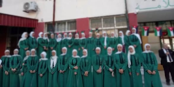 التربية توضح للسوسنة السبب وراء حذف صور طالبات مدرسة جرش