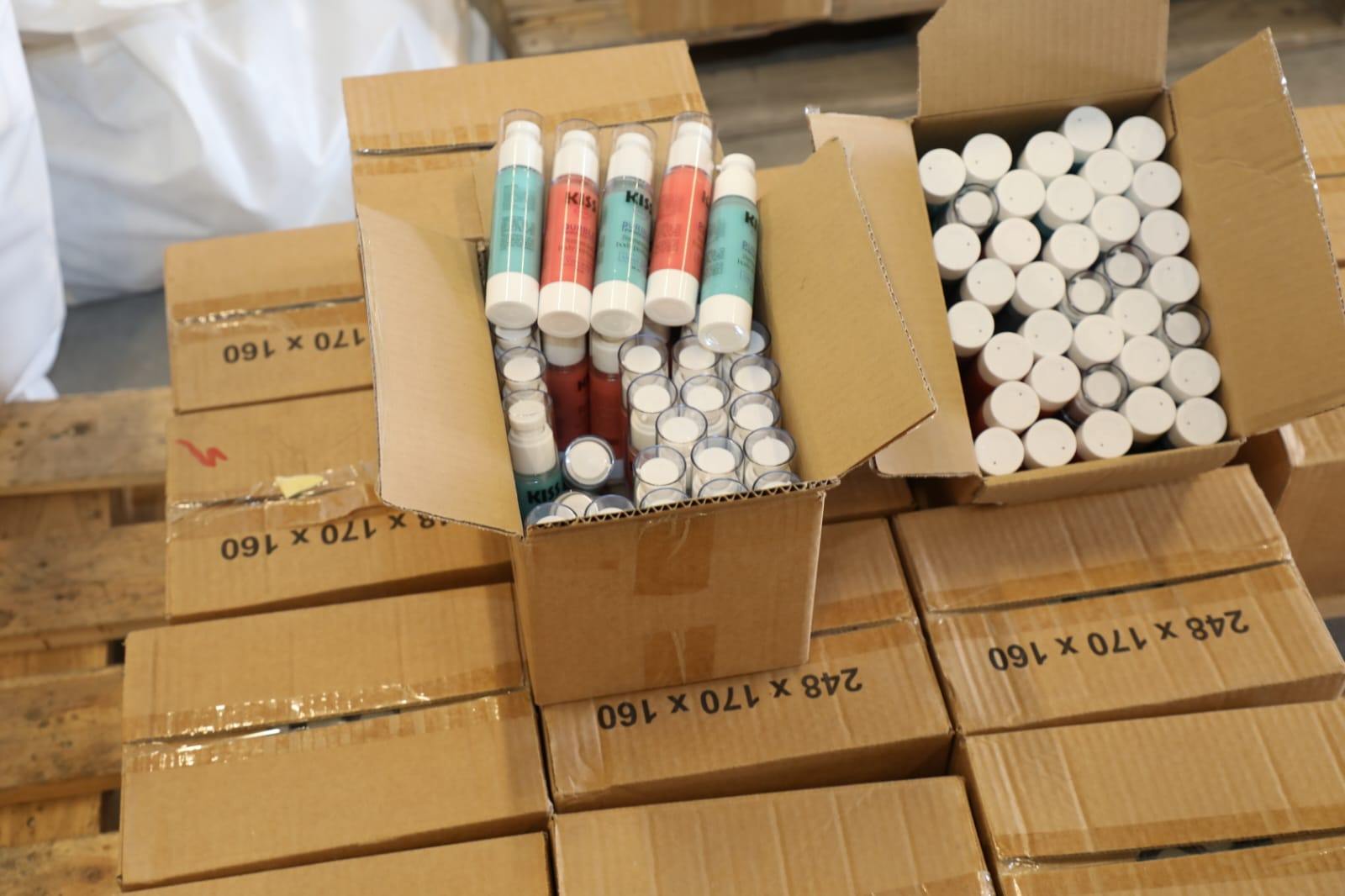  الجمارك الأردنية تُحبط تصنيع مواد تجميل مقلدة داخل شقة سكنية