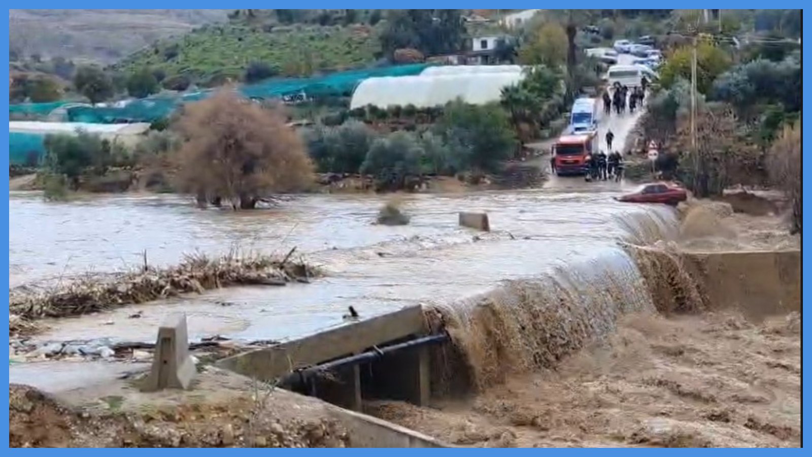 جرش ..  إغلاق شارع جبة الفرعي بسبب ارتفاع منسوب مياه