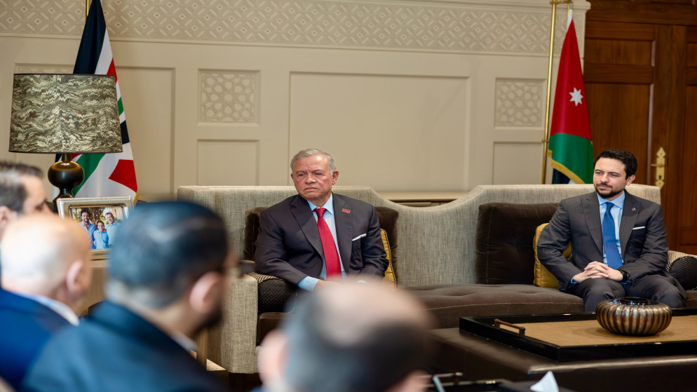 الملك يستقبل وفداً وزارياً سورياً