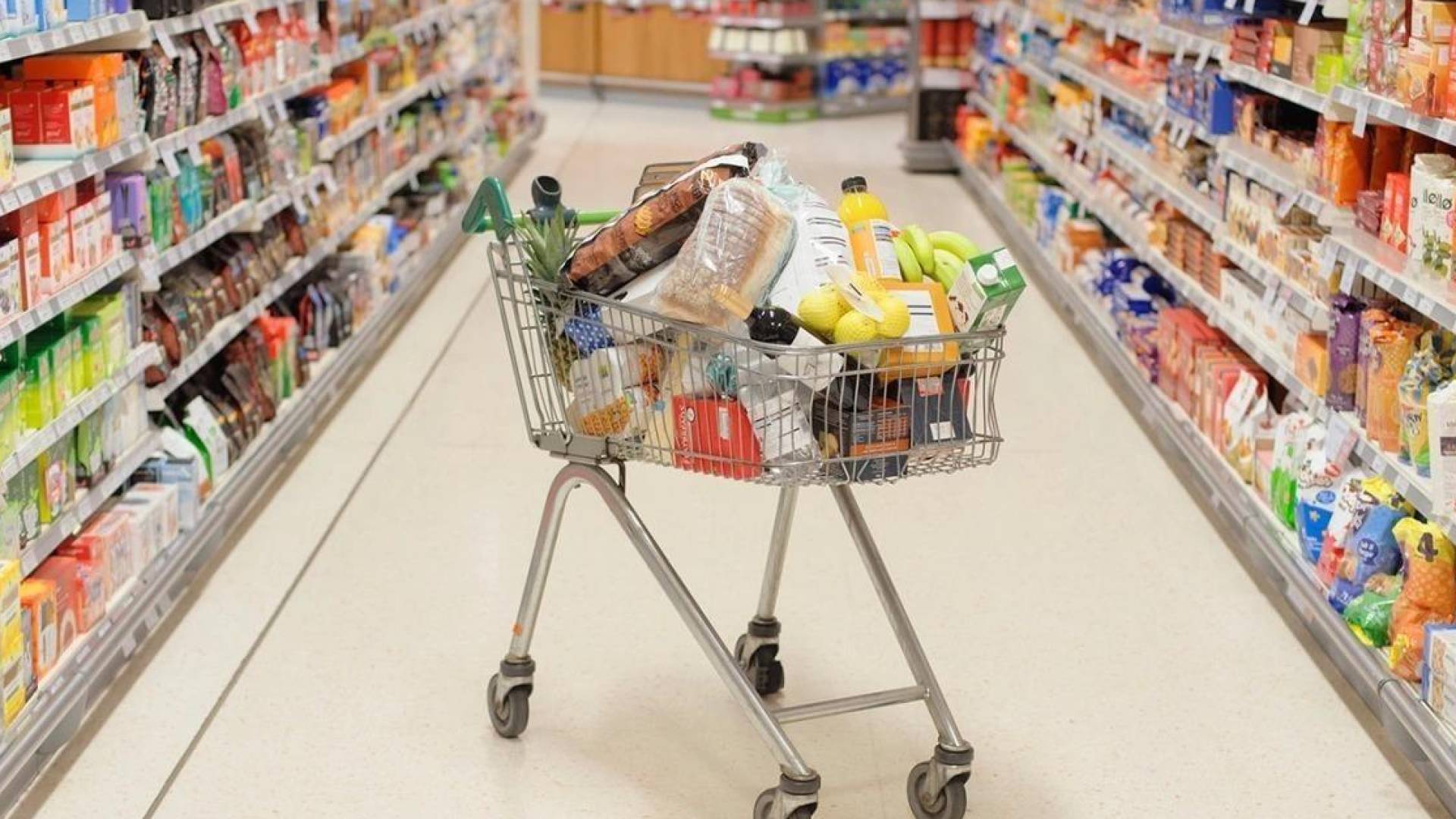 محافظ عجلون يتفقد أسواق المؤسسة المدنية