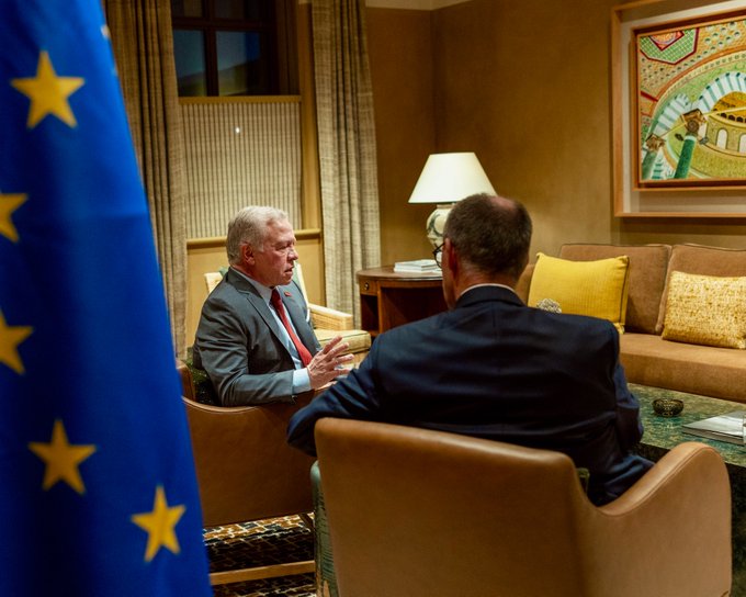 الملك يلتقي المستشار الألماني في العقبة لبحث سبل توطيد الشراكة الاستراتيجية وأبرز تطورات الإقليم