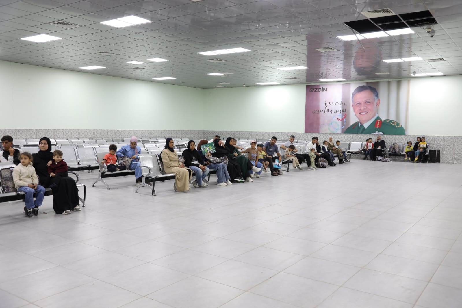 القوات المسلحة تجلي الدفعة 28 من أطفال غزة المرضى للعلاج في الأردن