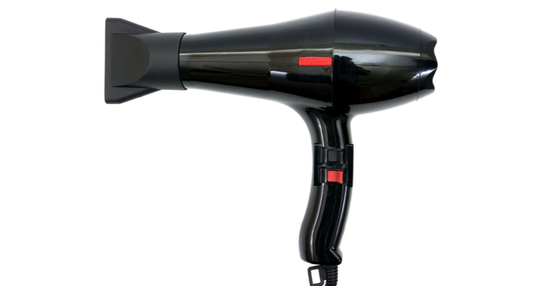 مخاطر استخدام مجفف الشعر