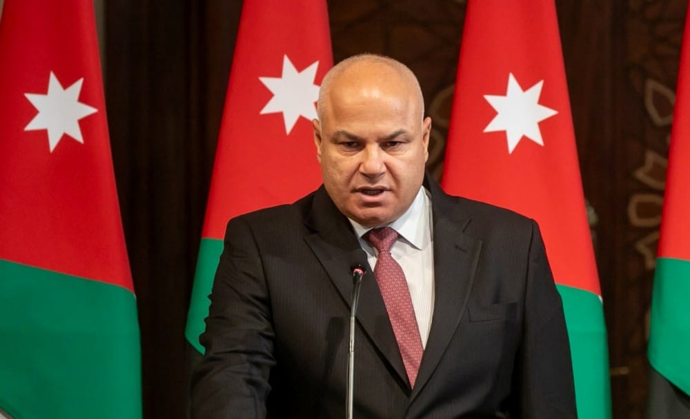 وزير العمل في المستشفى