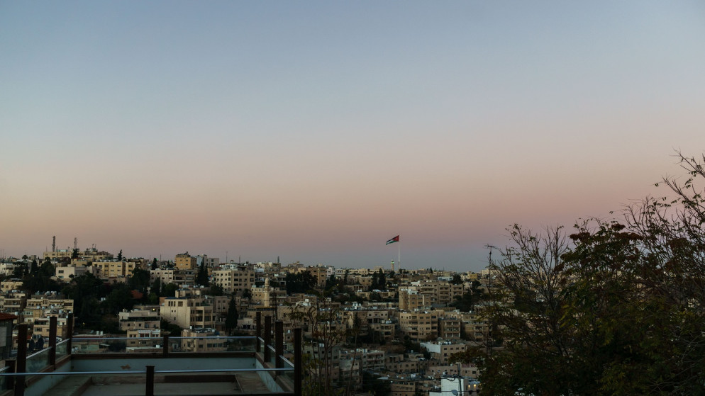 طقس مغبر وانخفاض ملموس على درجات الحرارة اليوم