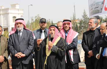 إسلاميون يتظاهرون أمام رئاسة الوزراء