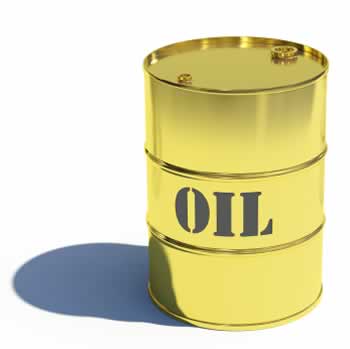النفط يرتفع بفعل انخفاض الدولار والقلق بشأن الإمدادات 