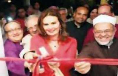  يسرا تثير أزمة في الازهر  ..  صور