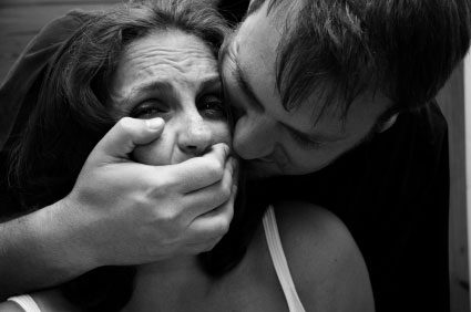 طلبت من عمها خبزا لعائلتها فهتك عرضها