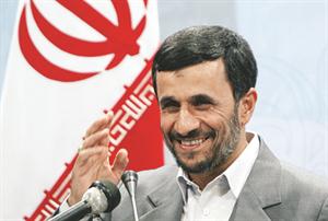 نائب إيراني يقترح على  نجاد فتح نوادٍ ليلية   