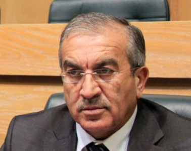 ابو السمن يلوح بتغيير رؤساء لجان بلدية