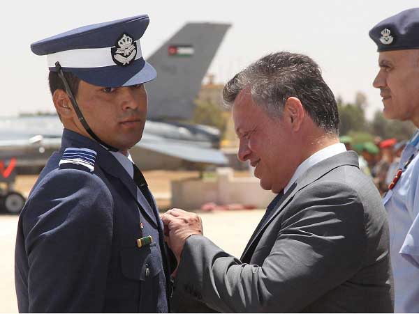 شاهدوا حفل تخريج مرشحي الطيران  ..  صور 