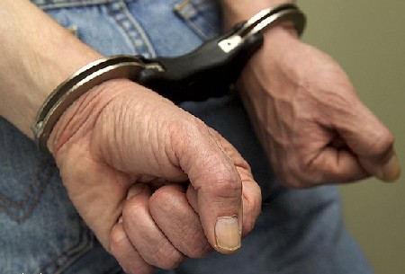 محتال يدعي علاج العقم بالقران الكريم