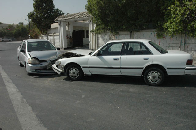 7 إصابات بحادث تصادم سيارتين بالفحيص 