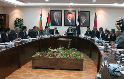 الزعبي يدعو المحافظين للتواصل الحثيث مع الناس