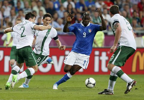  الازوري يزيد أوجاع أيرلندا ويصعد لدور الثمانية بيورو 2012  ..  صور