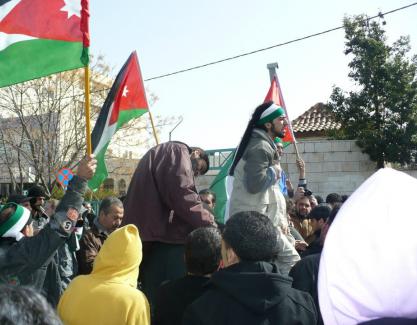  اعتصام ضد بوتين أمام السفارة الروسية في عمان