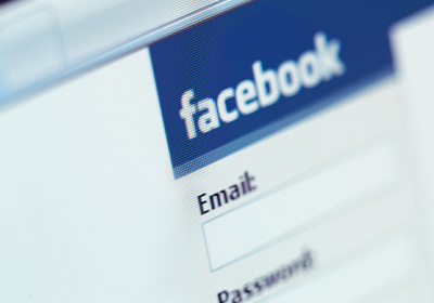 فيس بوك يراقب البريد الالكتروني للمستخدمين