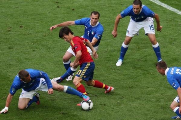 إسبانيا وإيطاليا: من يظفر باللقب؟