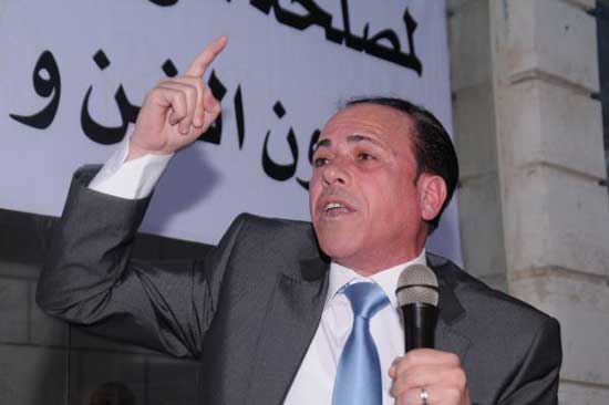 مشادة كلامية بين وزير الثقافة ونقيب الفنانين