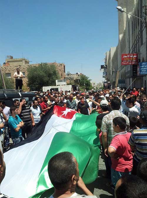 مسيرات المحافظات تندد بقمع الاحتجاجات