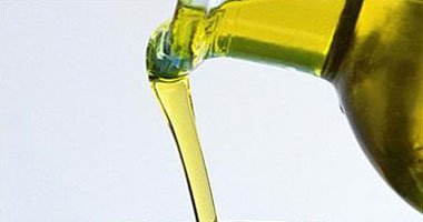 زيت الخروع والزيتون لرموش كثيفة وطويلة