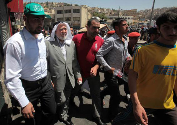  مسيرة الحسيني تقاطع الانتخابات وتهتف بسقف عال