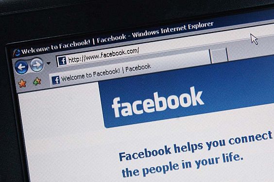 ايران تنوي تنظيف ال face book