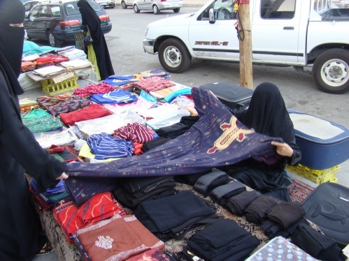 حملة شاملة لمنع البسطات في الزرقاء 