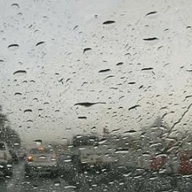 انخفاض على درجات الحرارة وامطار متفرقة اليوم 