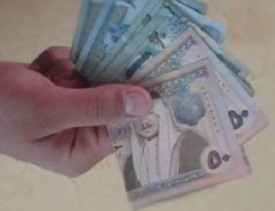 صرف الرواتب قبل العيد 