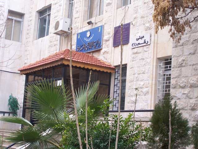 الحافظة يوعد بدراسة مطالب موظفي الاراضي
