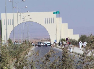 طلبة في آل البيت يغلقون مبنى القبول والتسجيل