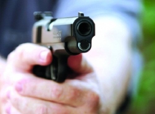 لا علاقة له بالمشاجرة واصيب برصاصة في صدره