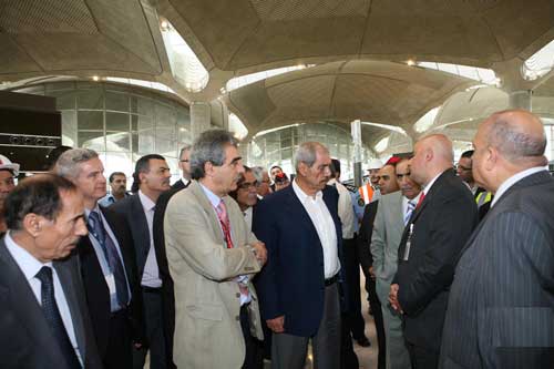 الطراونة يتفقد مشروع انشاء مبنى المسافرين بمطار الملكة علياء