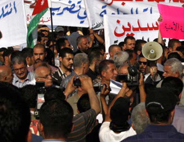 جمعة اسقاط الفساد بالكرك والتصعيد السلمي بالطفيلة