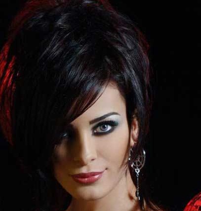  دومنيك حوراني تكشف مفاتنها لإفراح الناس  ..  صور