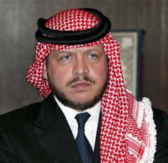 الملك يعزي ملك المغرب	