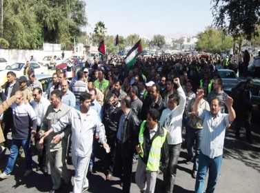الكباريتي يطالب الحكومة بالتدخل الفوري لانهاء اضراب الموانئ