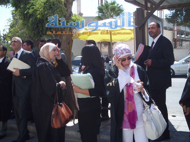 نشطاء امام قصر العدل: الاردن بده حرية - صور
