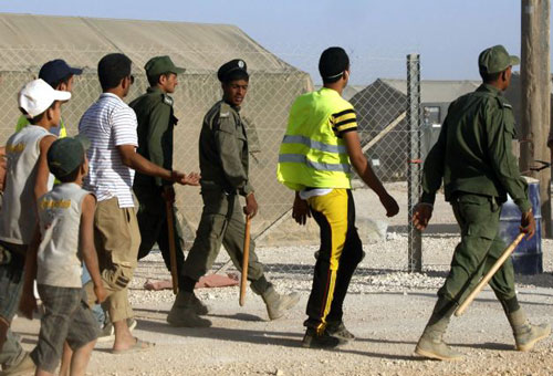  الاردن يقرر عزل اللاجئين غير المتزوجين بالزعتري
