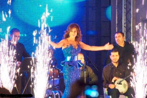   نجوى كرم تفجر مسرح غنائي في استراليا ..  صور