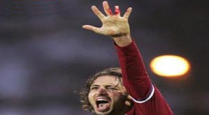  لاعب يفقد اصبعه اثناء احتفاله باحراز هدف  ..  فيديو
