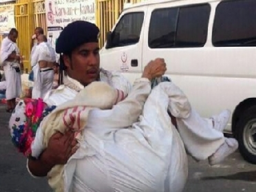 كشاف سعودي يحمل حاجة جزائرية 2000 متر  