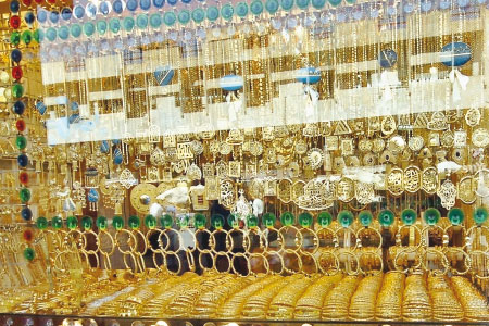 34.25 دينار سعر غرام الذهب في السوق المحلية