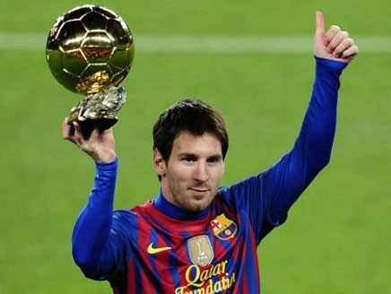 صحافي مدريدي يتهم ميسي بـسرقة الكرة الذهبية